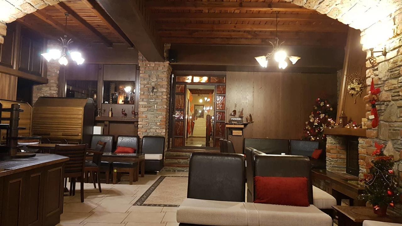 Hotel Παραδοσιακο Loutraki  Exterior photo