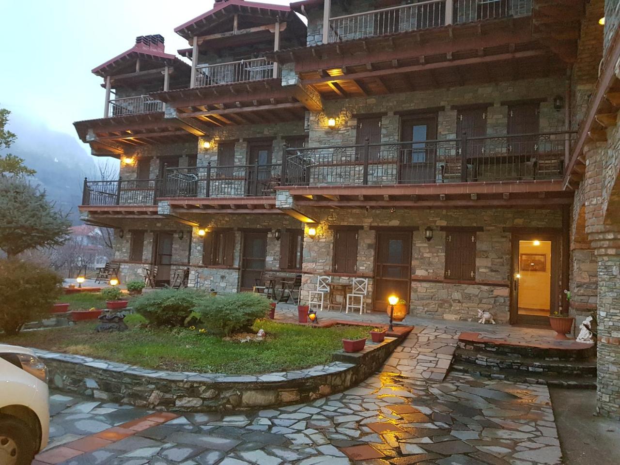 Hotel Παραδοσιακο Loutraki  Exterior photo